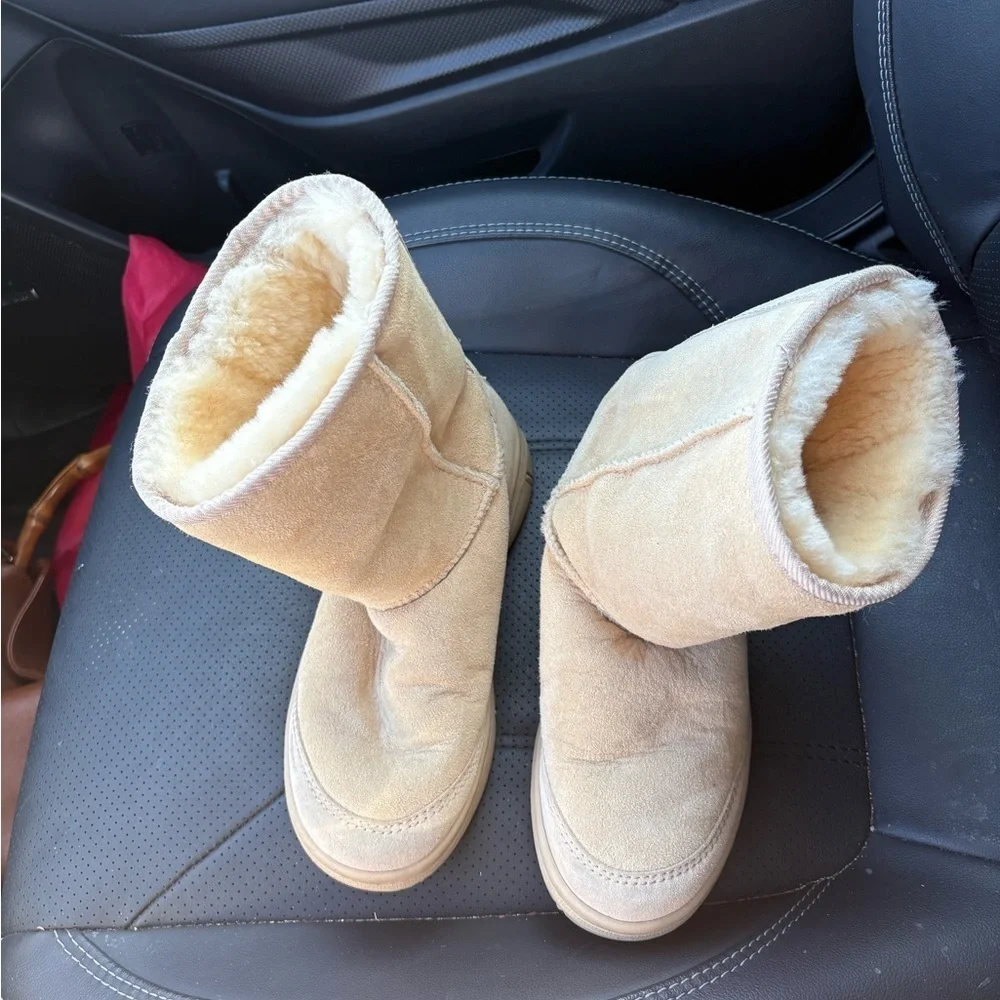 UGG soft warm